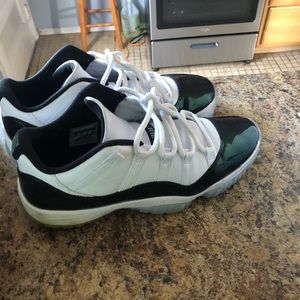 Jordan 11 low cut